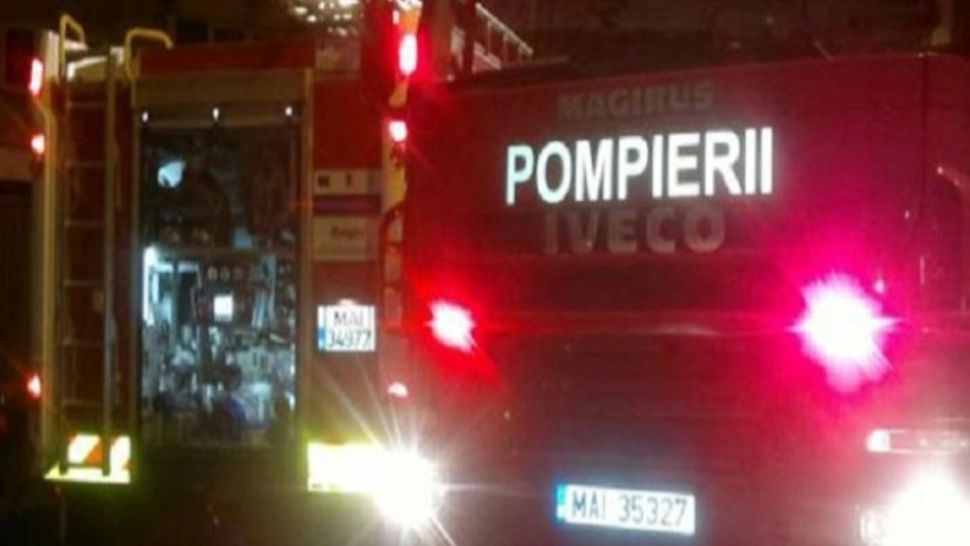 PANICĂ într-un bloc din Iași! Peste 50 de persoane, EVACUATE din cauza unui incendiu la un tablou electric