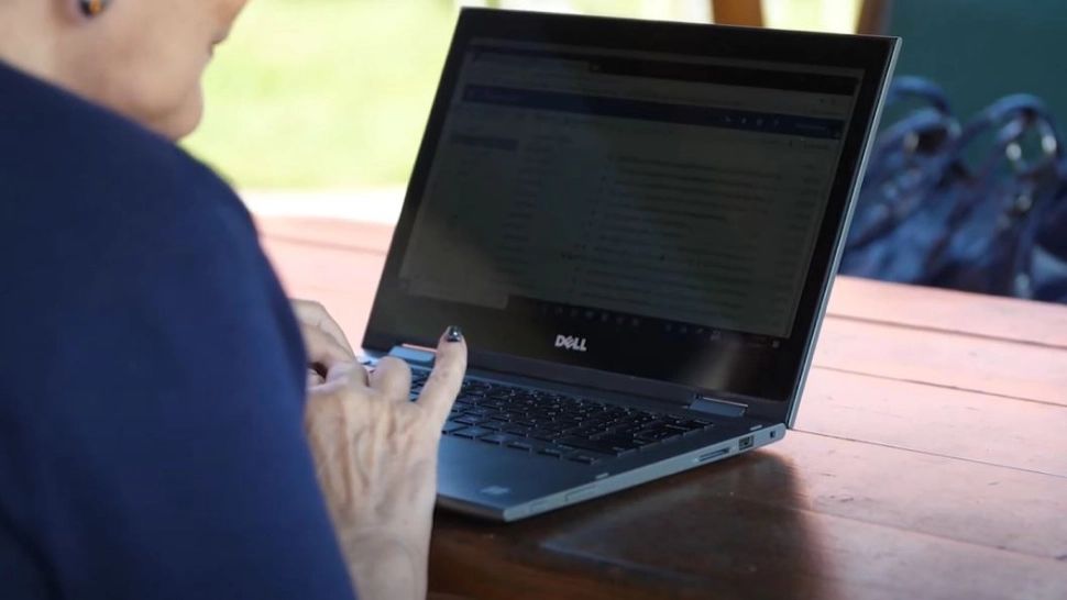 Bunica-studentă care a absolvit facultatea la 85 de ani! Ce MESAJ le transmite celor de vârsta ei 