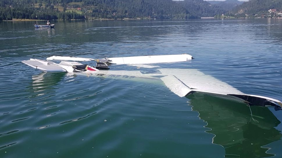 Un avion ușor s-a prăbușit în lacul Colibița, Bistrița-Năsăud - 2 VICTIME. Pilotul A MURIT - Imagini ȘOCANTE