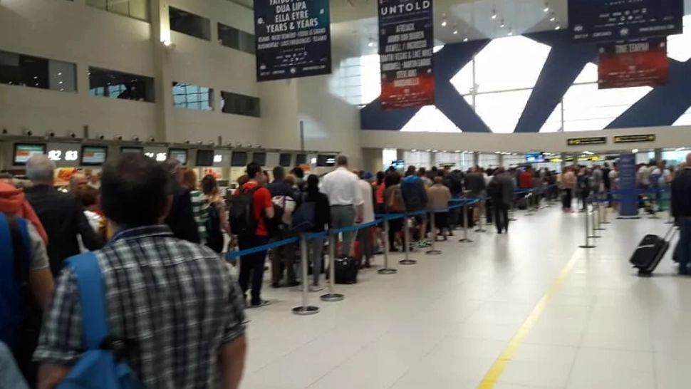 Aglomerație infernală și cozi uriașe de pasageri pe Otopeni, la orele de vârf - CNAB cere „răbdare și înțelegere”