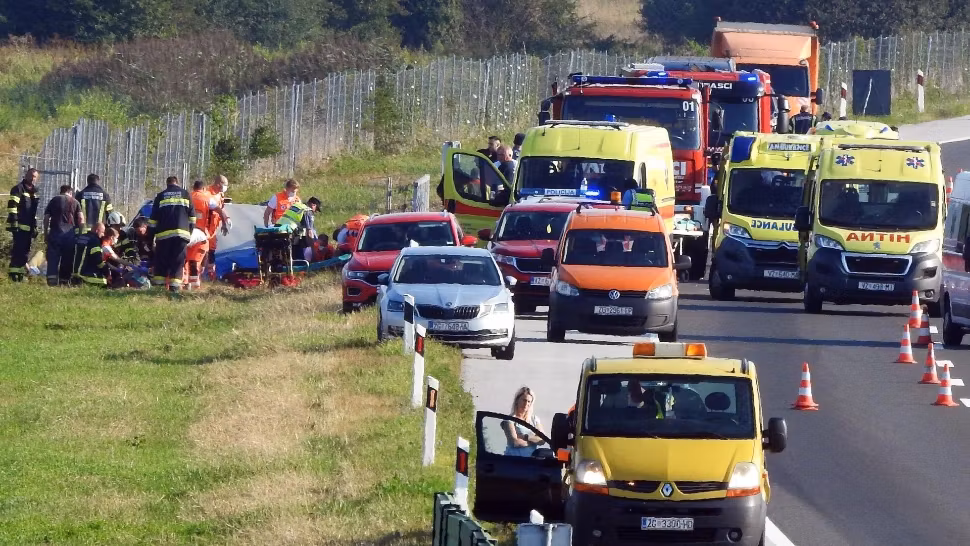Carnagiu pe o autostradă din Croația. 11 persoane au murit în urma unui accident al unui autocar polonez - FOTO