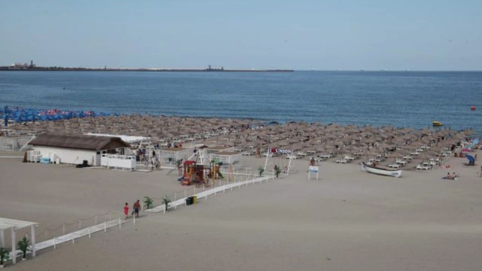 Bărbat căutat de scafandri după ce a intrat în mare şi nu a mai ieşit 