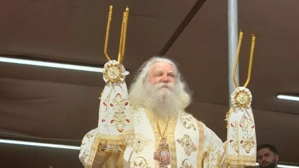 Nu-și lasă fiica bolnavă să se spovedească. Motivul este SURPRINZĂTOR. Ce sfat i-a dat IPS Calinic