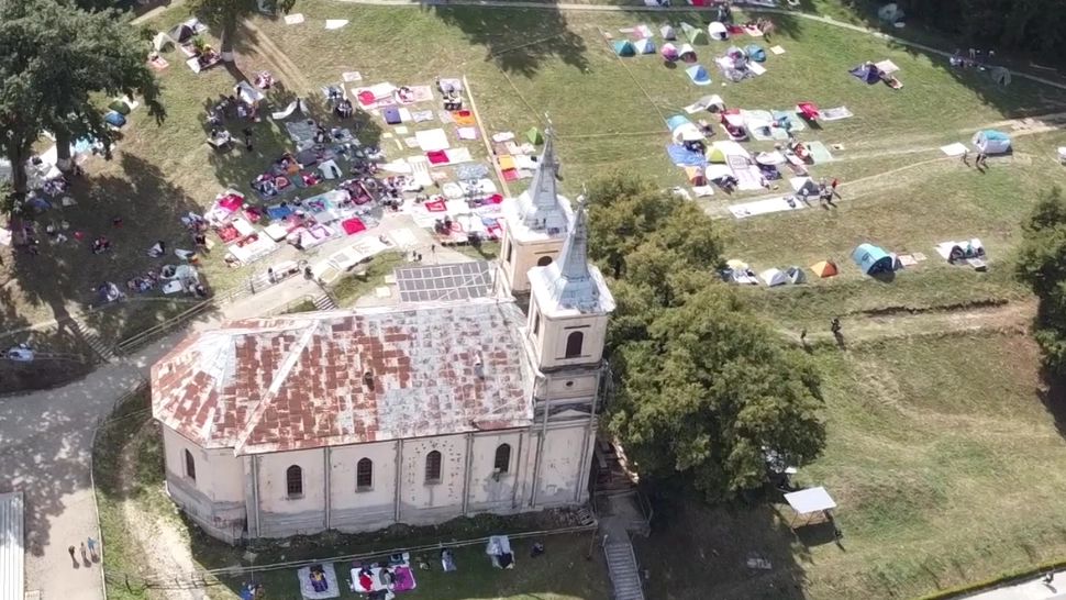 Mii de credincioși au ajuns la Mănăstirea Nicula, pentru slujba de Sfânta Maria -VIDEO