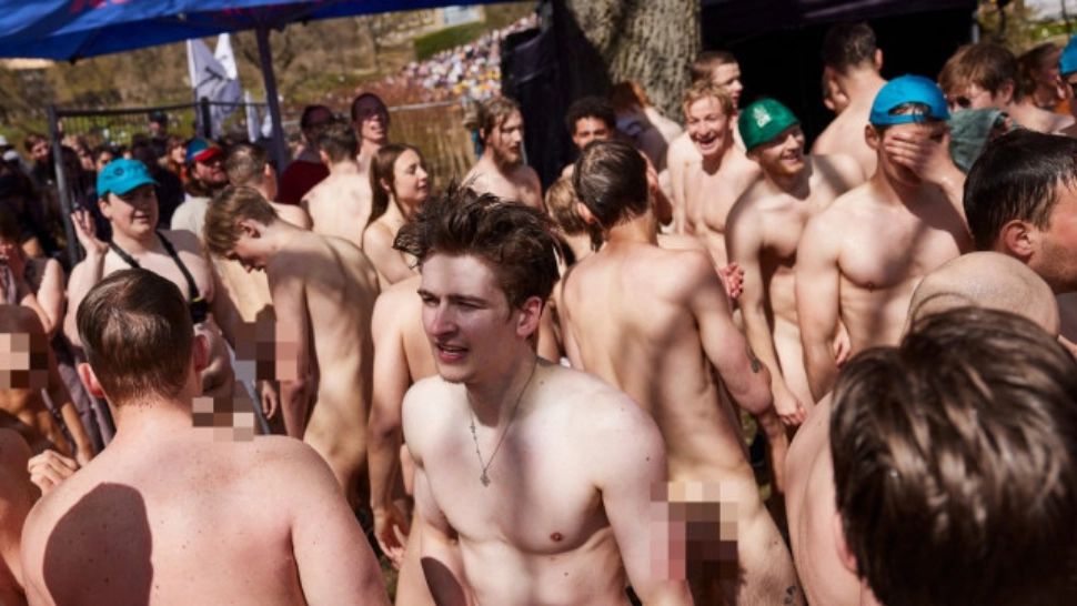 Nudismul a explodat în Marea Britanie după pandemie