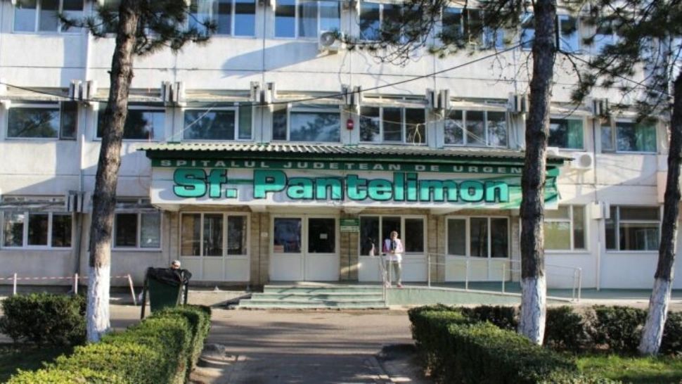 Asistentă cu limbaj și comportament suburbane, dată afară din Spitalul Focșani