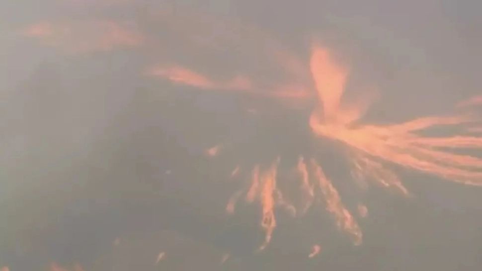 Tornadă de foc formată în timpul unui incendiu de vegetație, în Los Angeles - VIDEO