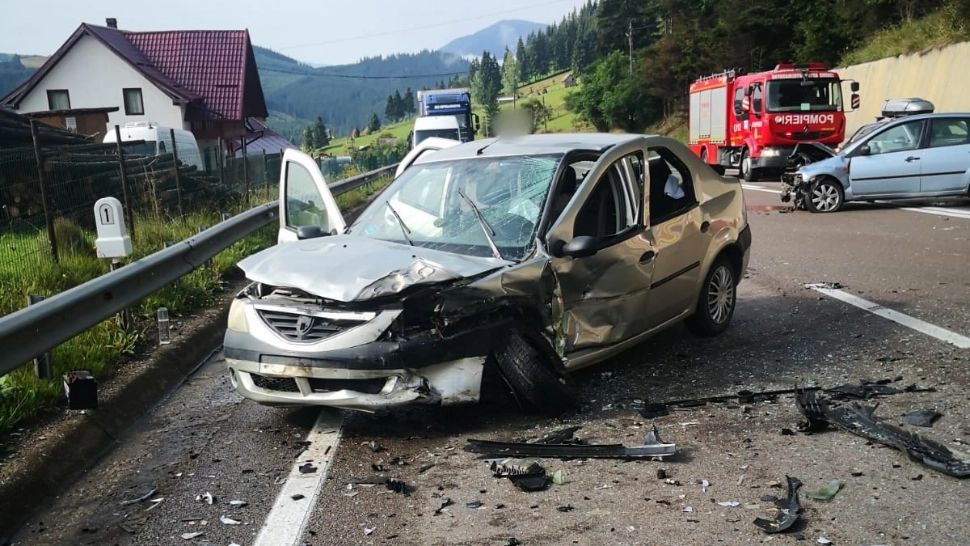 Accident cumplit în Suceava: 8 persoane au fost transportate la spital - FOTO