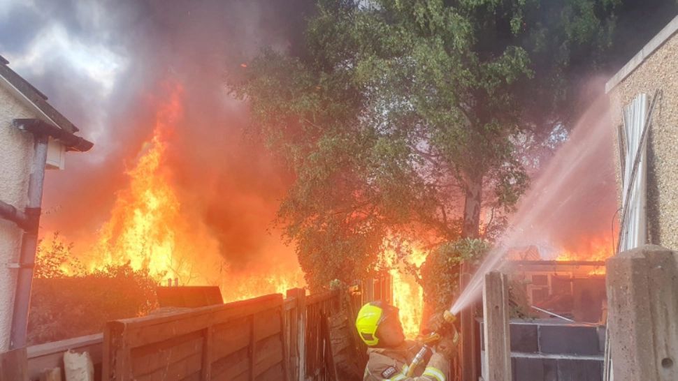 Incendiu violent în apropierea Aeroportului Heathrow din Londra
