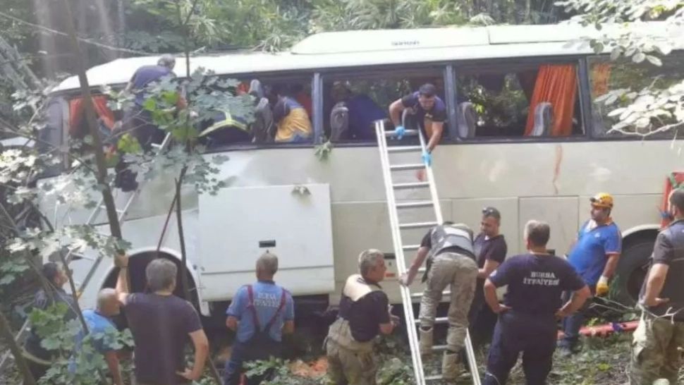 Tragedie cumplită în Turcia: Cel puțin 5 MORȚI și peste 30 de răniți după ce un autocar s-a prăbușit în prăpastie - VIDEO