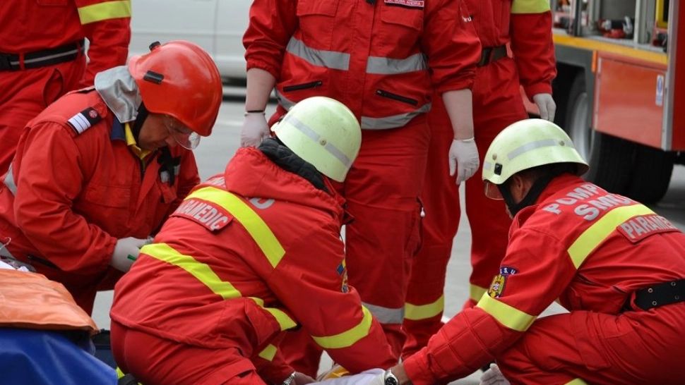 Accident cumplit în Timiș - Un bărbat a murit după ce a căzut de pe o antenă radio