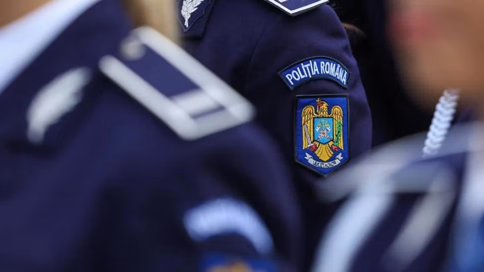 Ofițer MAI, din Corpul de Control al ministrului, trimis în judecată pentru trafic de influență - A luat șpagă peste 15.000 de lei