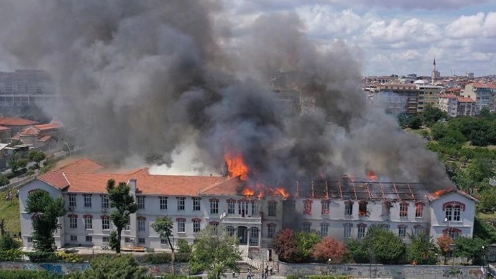 Incendiu de proporții la un spital din Istanbul. Pacienții au fost evacuați de urgență – FOTO&VIDEO
