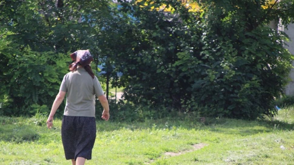 Bunicii României, FĂRĂ speranță, copleșiți de nevoi - Reportajul DURERII, într-o țară uitată de politicieni - EXCLUSIV