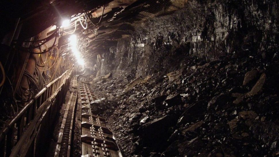 MINERII amenință că vin la București dacă vor fi concedieri și cer stare de URGENȚĂ - Virgil Popescu îi invită la discuții pe 24 august