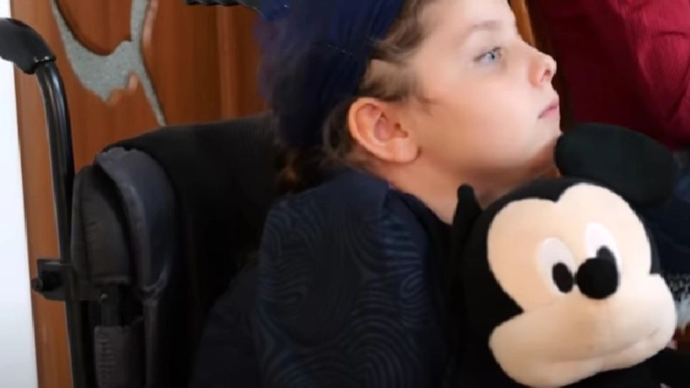 DRAMA unei familii din Vaslui - Mărturia părinților care cresc 2 fetițe cu dizabilități - VIDEO