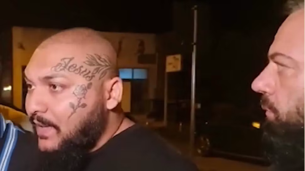 Dani Mocanu, premiat cu diplomă de excelență de către un primar-model. Artistul a fost recent achitat într-un dosar de proxenetism - VIDEO