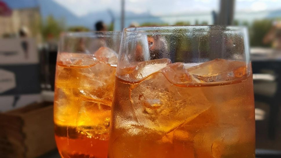 Cât a plătit un turist din Mamaia pentru gheaţa din paharul cu băutură. Nota de plată a făcut înconjurul internetului