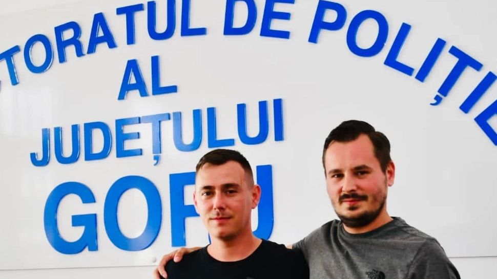 Fraţii regăsiţi după 30 de ani datorită poliţiştilor. „Am sperat mereu să-l întâlnesc şi să-l strâng în braţe“