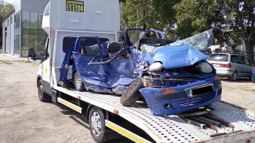 Accident grav în Vrancea. Un mort și 3 răniți, în urma unui impact devastator - FOTO