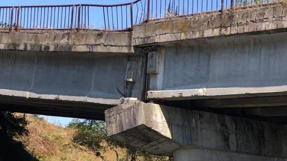 CULISELE STATULUI PARALEL. Cum se bagă sub preș problemele podurilor ilegale