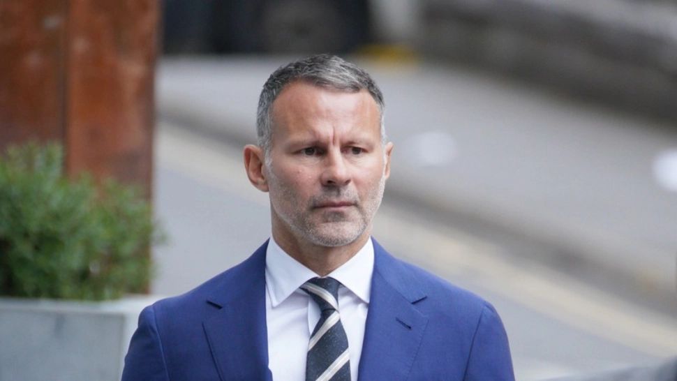 Fotbalist URIAȘ, scuză hilară la Tribunal: A "alunecat" cu un cap în gura iubitei și un cot în maxilarul surorii