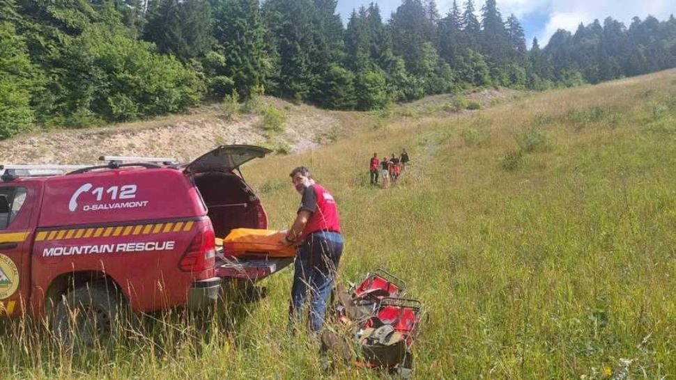 Două intervenții dificile pentru salvarea turiștilor de pe munte - Un ciclist a suferit o plagă tăiată