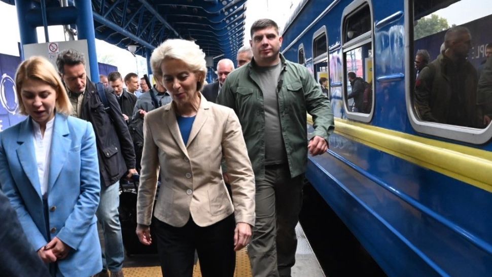 A treia vizită a președintelui Comisiei Europene la Kiev, de la debutul războiului. Întrevedere DECISIVĂ cu președintele Zelenski și premierul Shmyhal