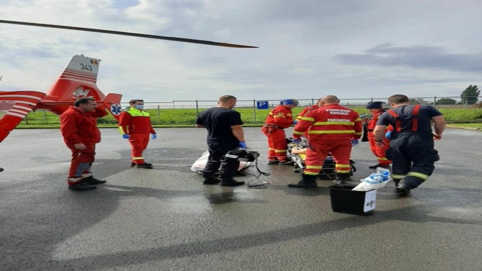 Accident de muncă în zona industrială din Arad: un bărbat și-a prins mâna într-o presă. A intervenit elicopterul SMURD