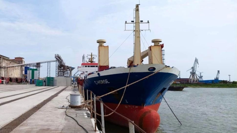 Prima navă încărcată cu cereale din Ucraina a plecat din Portul Galați: care este destinația finală