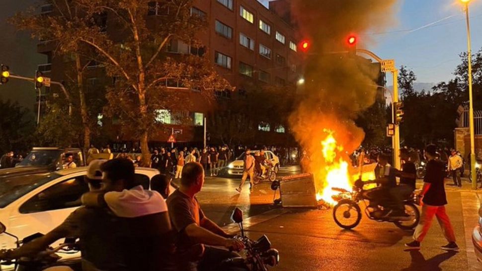 Protestele din Iran. Cel puţin 50 de persoane au fost ucise la manifestaţiile de după moartea Mahsei Amini