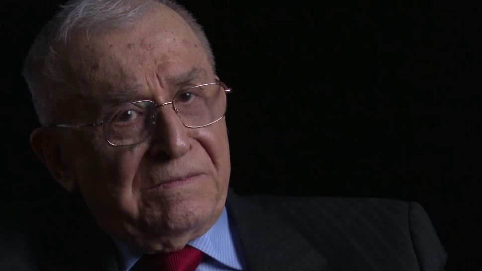 Ion Iliescu, mesaj după moartea Reginei Elisabeta a II-a - Momentul tulburător din 2004 evocat de fostul președinte 