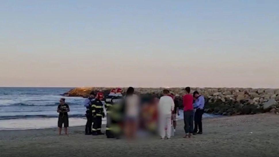 Alertă la malul mării: valurile puternice au mai făcut o victimă. Încă un turist a murit înecat