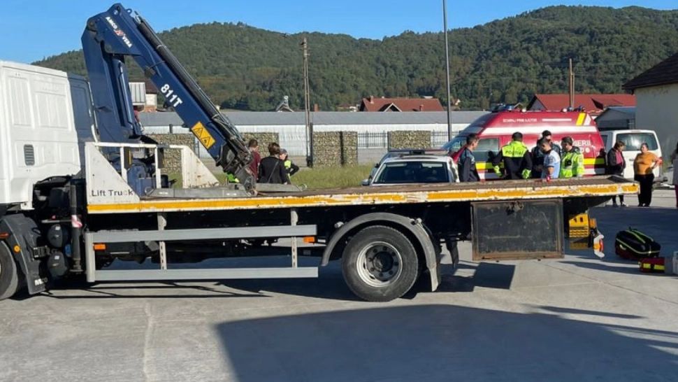 Accident cumplit de muncă: un angajat a murit după ce a fost prins între o macara și un camion - Anchetă ITM