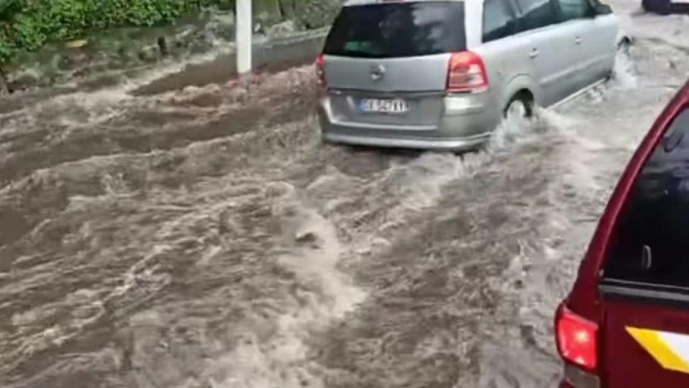 Risc mare de inundații în România - Ce regiuni din țară sunt sub alertă