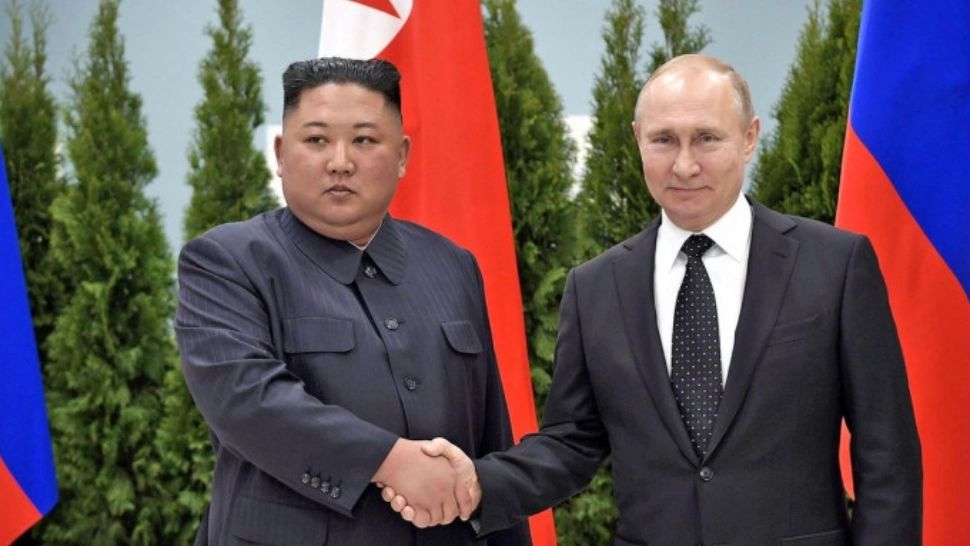 Putin bate palma cu Kim Jong-Un, după ce Rusia rămâne fără arme în războiul din Ucraina - Ce i-a oferit Coreea de Nord