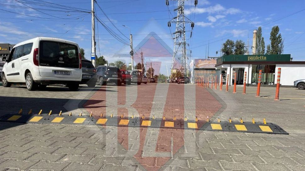 Pericol pentru șoferi: limitatoare de viteză care taie anvelopele când circulă pe contrasens
