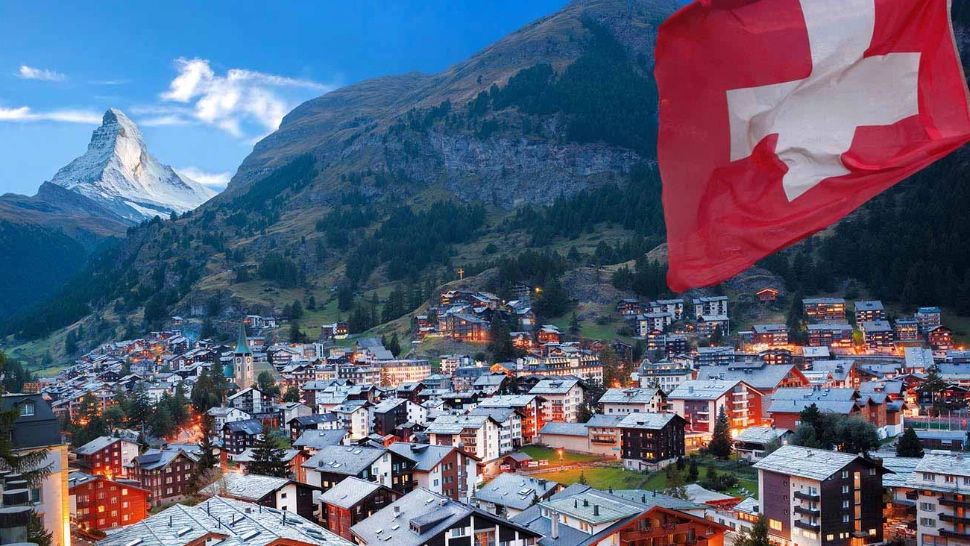 O nouă lovitură pentru Rusia după războiul din Ucraina - Elveția suspendă „relaxarea” acordării vizelor pentru ruși