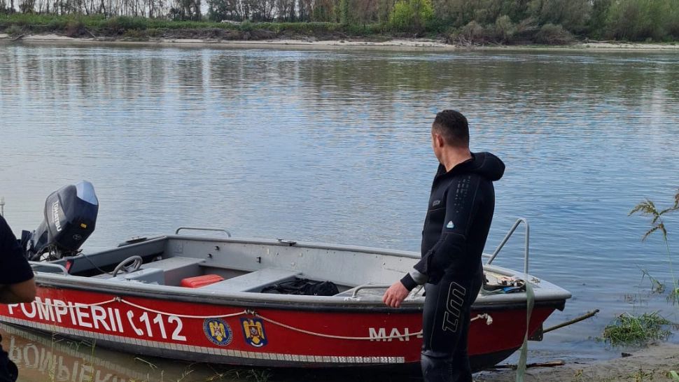 Comisar de poliție, căutat de 24 de ore în apele Dunării. Operațiunea, reluată duminică dimineață