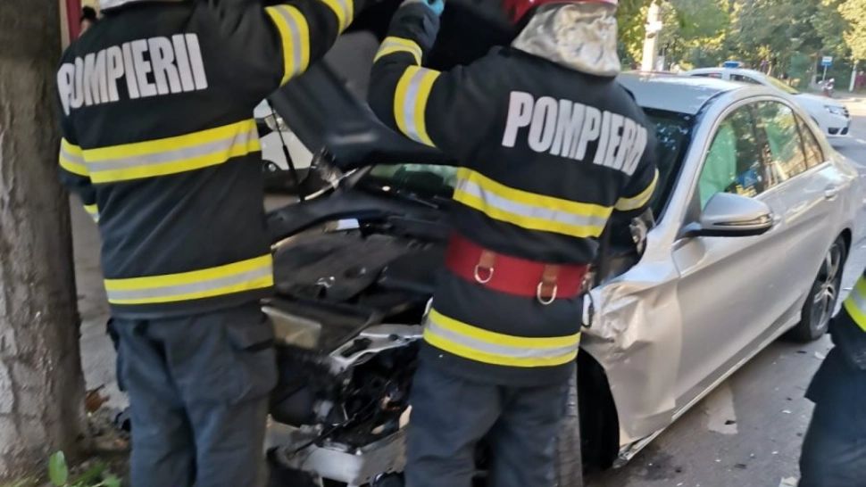 Accident teribil în Giurgiu! 5 persoane, între care şi un copil, transportate de urgență la spital - FOTO