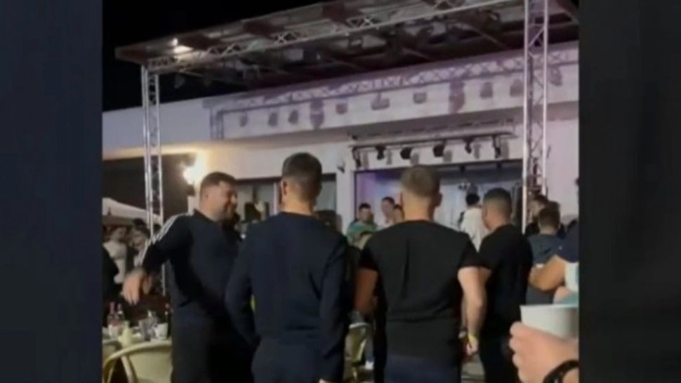 Noi IMAGINI de la petrecerea în care tinerii liberali au înjurat PSD-ul: „Să le … mamele!” - VIDEO