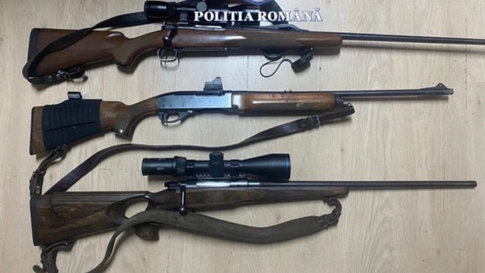Un român și trei francezi, reţinuţi după ce au fost prinşi în flagrant la braconaj - FOTO