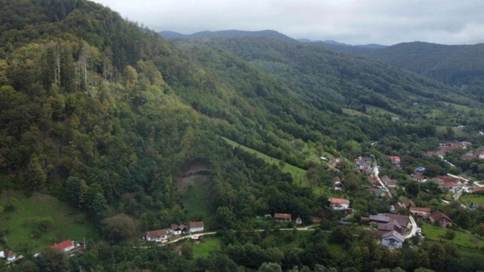 Resursele României, bătaia de joc a guvernanților - Rușchița, „orașul-fantomă” al minerilor, în paragină - VIDEO