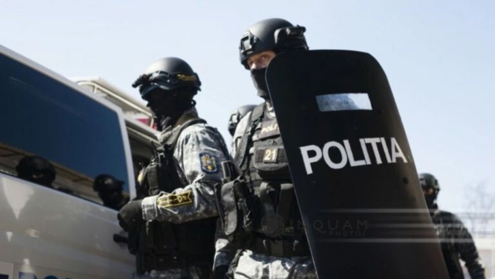 Descinderi în forță la traficanții de droguri la SUNWAVES 