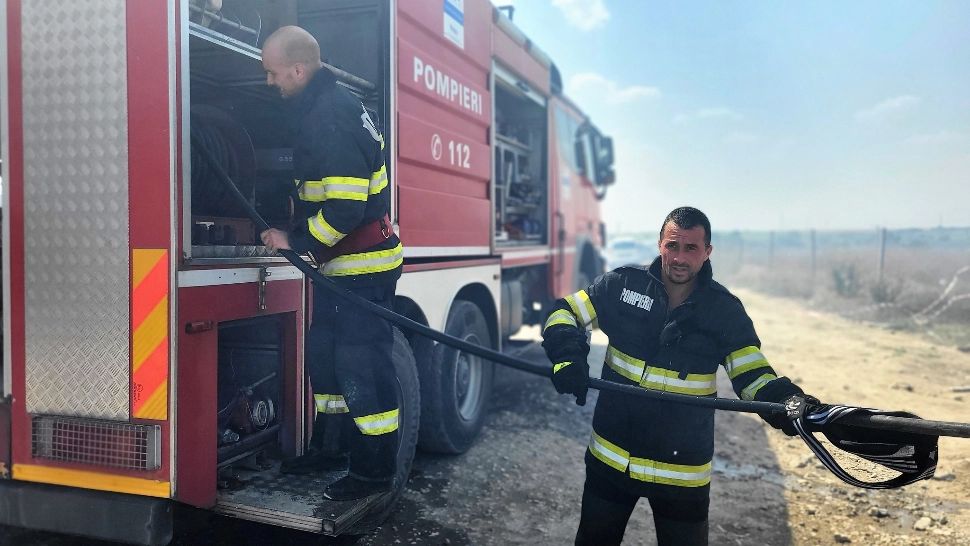 Incendiu pe Autostrada Soarelui. Un TIR plin cu porumb a luat foc