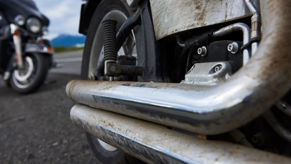 Amenzi uriașe pentru șoferii și motocicliștii bucureșteni care-și TUREAZA motoarele noaptea - PROIECT