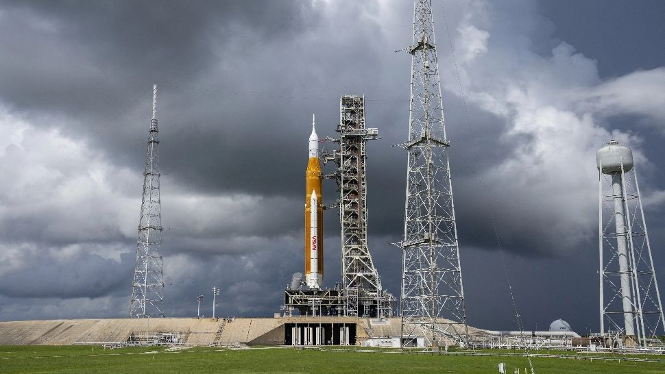 ARTEMIS nu zboară nici de data aceasta. NASA amână din nou lansarea mega-rachetei către Lună. Pentru a treia oară