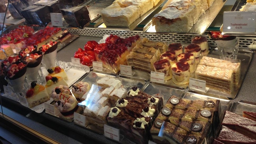 ALERTĂ ALIMENTARĂ! Laboratorul unui mare lanţ de cofetării, ÎNCHIS - Ce nereguli au descoperit inspectorii 