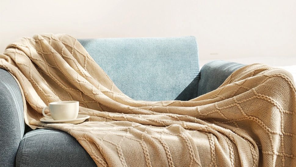 Situație disperată în Danemarca: Băncile au început să le împartă pături angajaților - Cum fac față temperaturilor scăzute