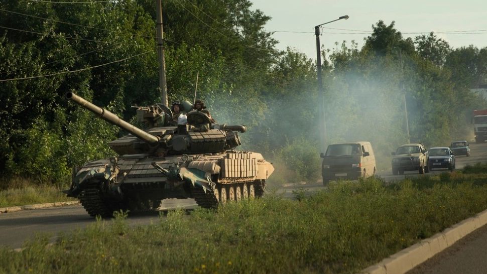 Război Ucraina. RUȘII avansează lent în ofensiva din Donbas: 1 km pe săptămână - De ce nu schimbă tactica